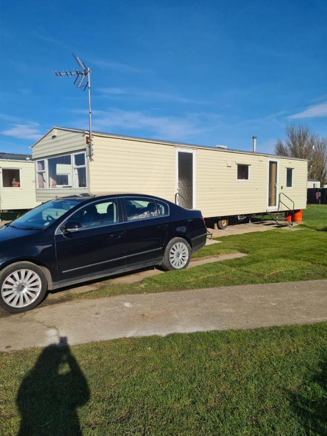 Cosy, Family Caravan Near The Beach Clacton-on-Sea Bagian luar foto